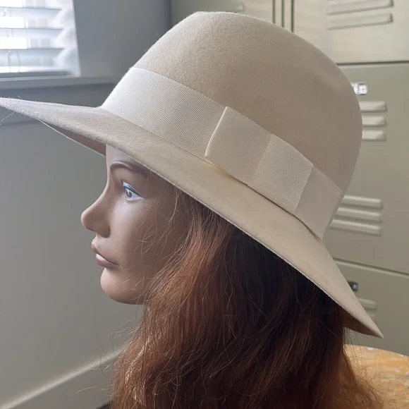 Liz Claiborne | Accessories | Liz Claiborne Wool Brimmed Hat  display picture 2
